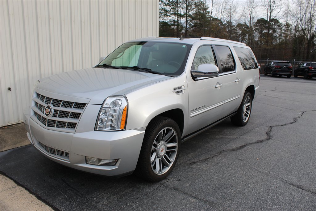 2013 Cadillac Escalade ESV Premium's photo