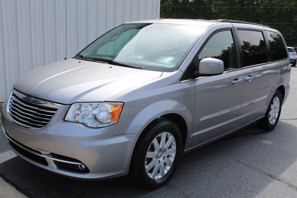 2016 Chrysler Town & Country Touring