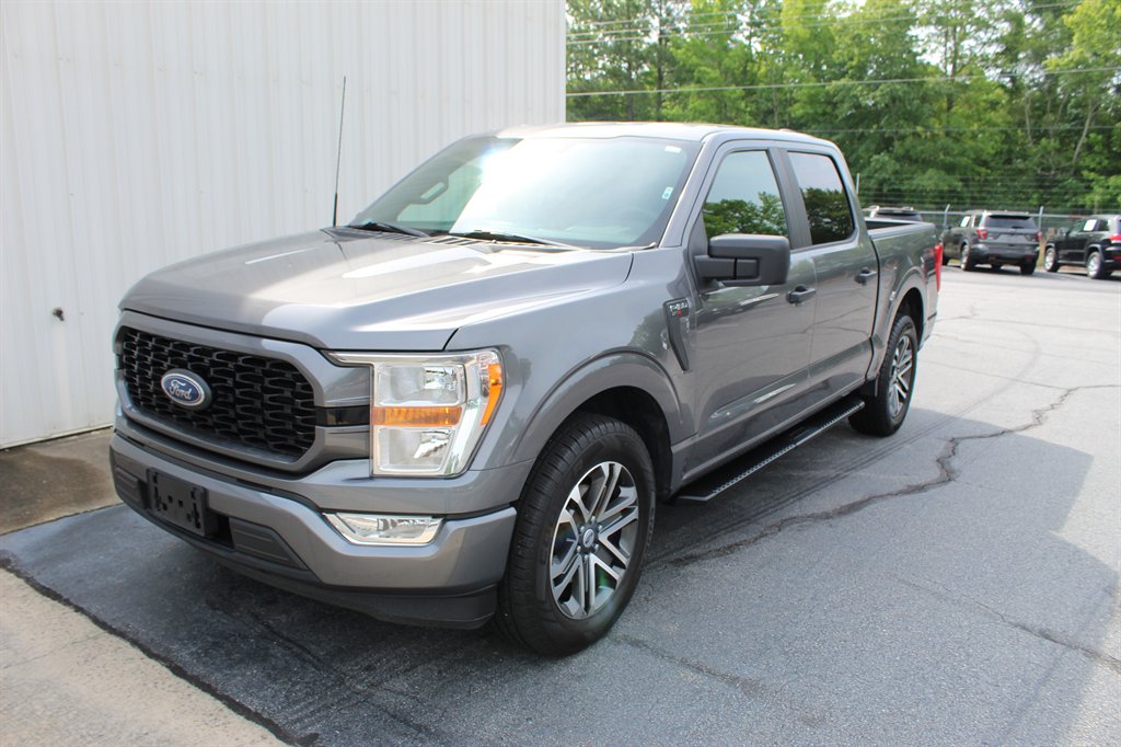 2021 Ford F-150 XL's photo